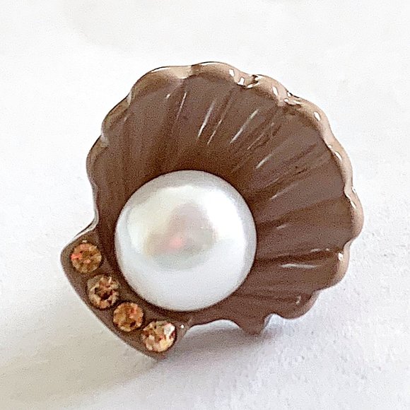 Crab & Pearl Clam Shell Asymmetrical Rhinestone Stud Earrings - Picture 3 of 7